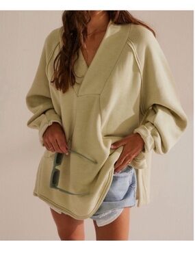 FREE PEOPLE Marguerite Pullover Top Knit Sweatshirt NWOT Size XS